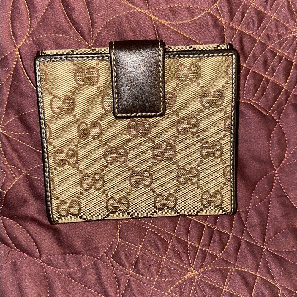 Gucci Beige and Brown Monogram Wallet - Picture 2 of 4